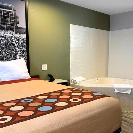 Super 8 By Wyndham Frankfort In Zewnętrze zdjęcie