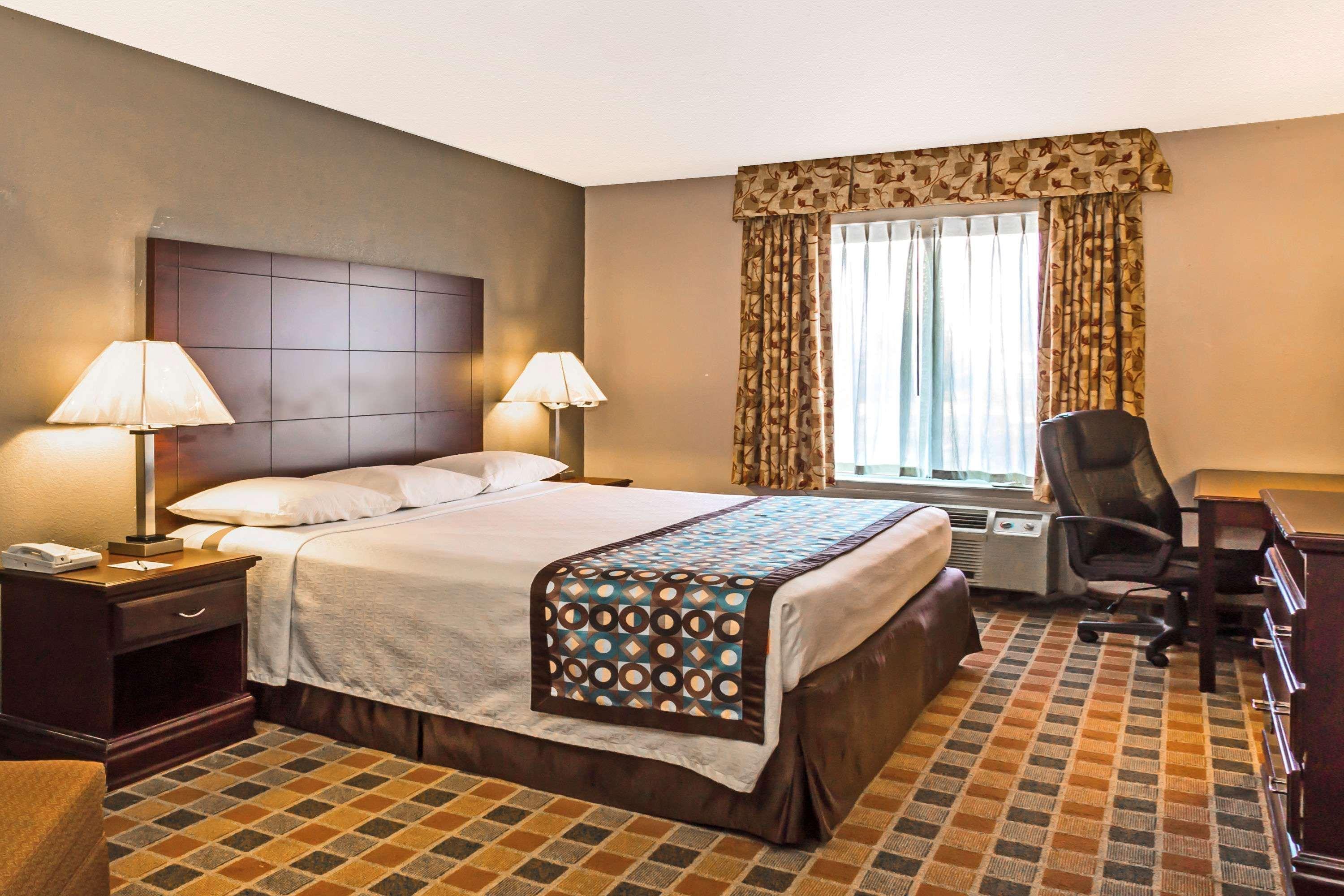 Super 8 By Wyndham Frankfort In Zewnętrze zdjęcie