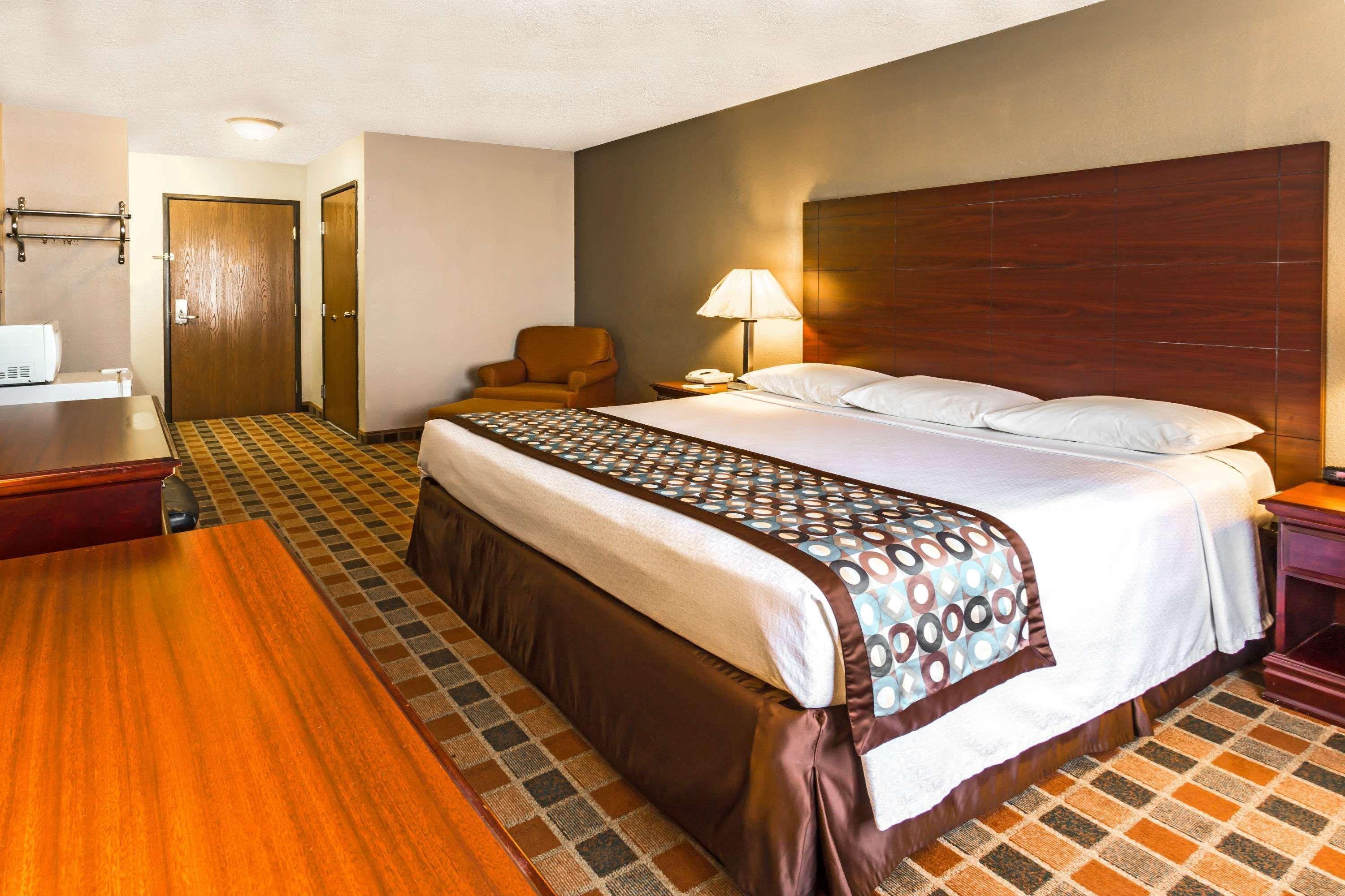 Super 8 By Wyndham Frankfort In Zewnętrze zdjęcie