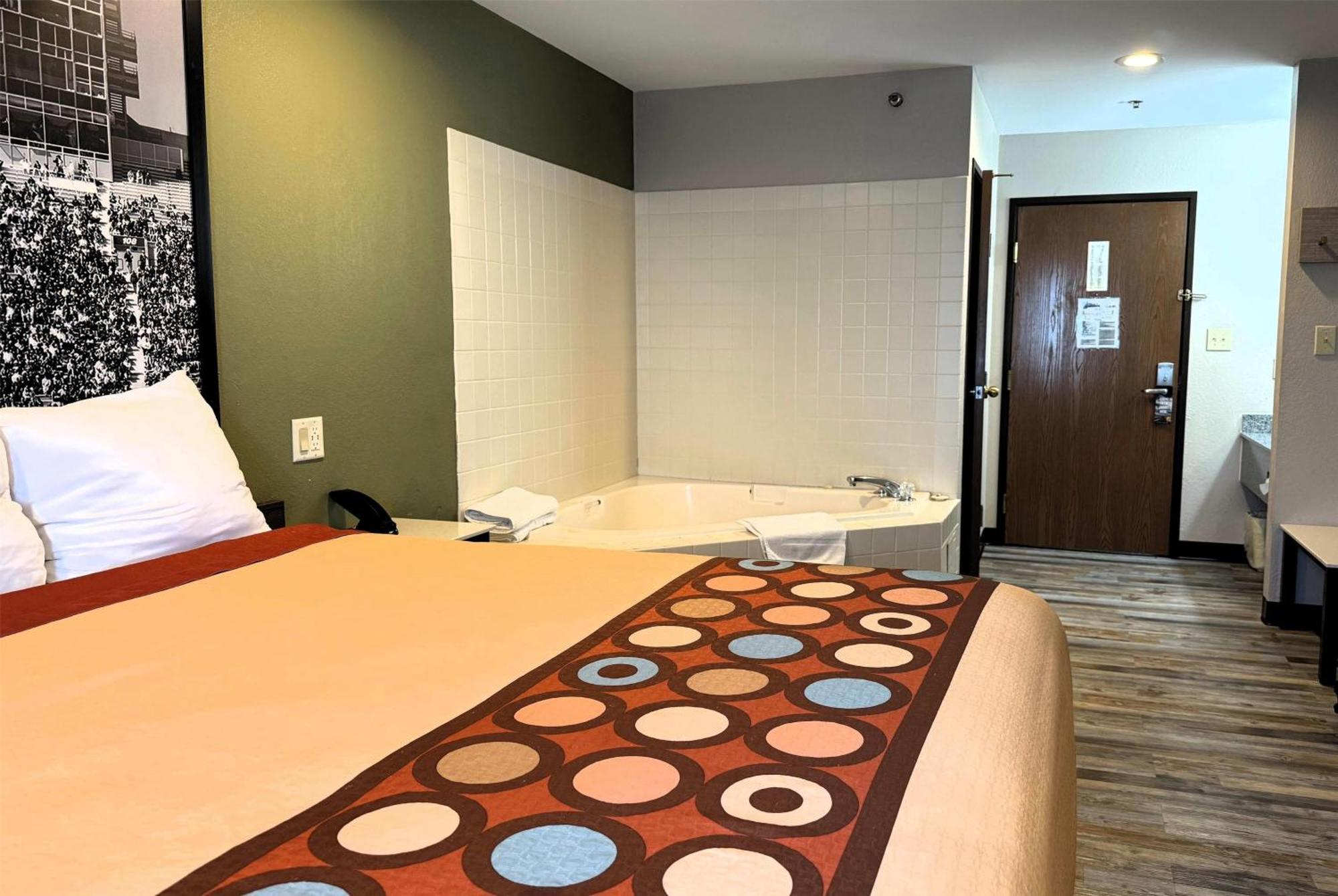 Super 8 By Wyndham Frankfort In Zewnętrze zdjęcie